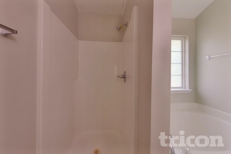 Building Photo - 5733 Partin Ln