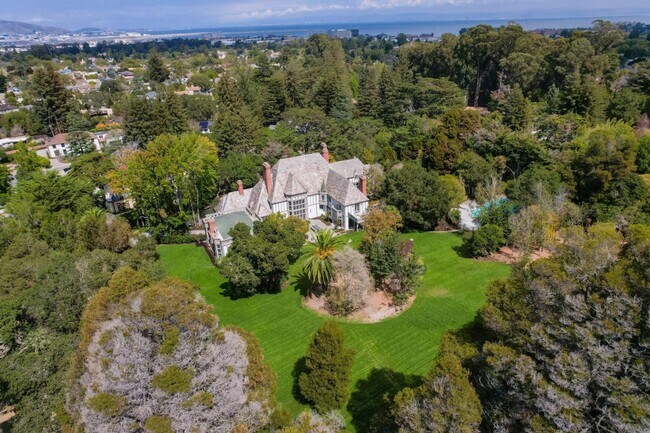 Building Photo - 85 Fagan Dr