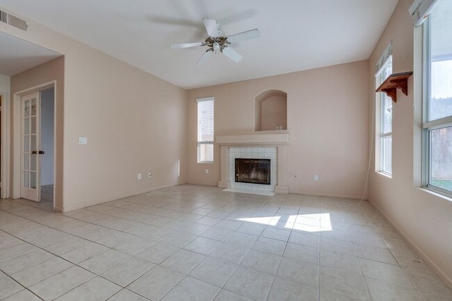 Building Photo - Discovery Hills Home with Spacious Yard an...