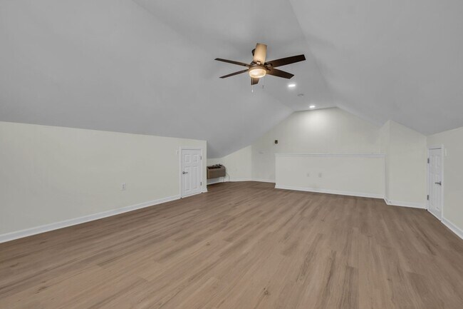 Building Photo - 129 Vintage Cir