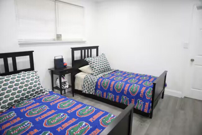 Building Photo - 2614 NW 8th St