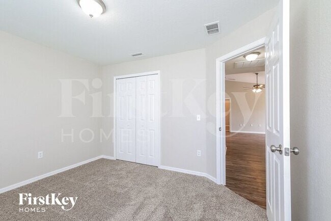 Building Photo - 1424 Teal Dr