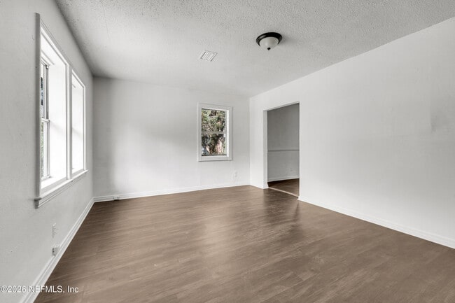 Building Photo - 1227 Dena St