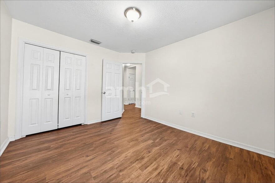 Building Photo - 1443 Baythorn Dr