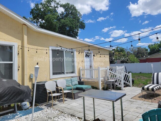 Building Photo - 1711 E New Orleans Ave