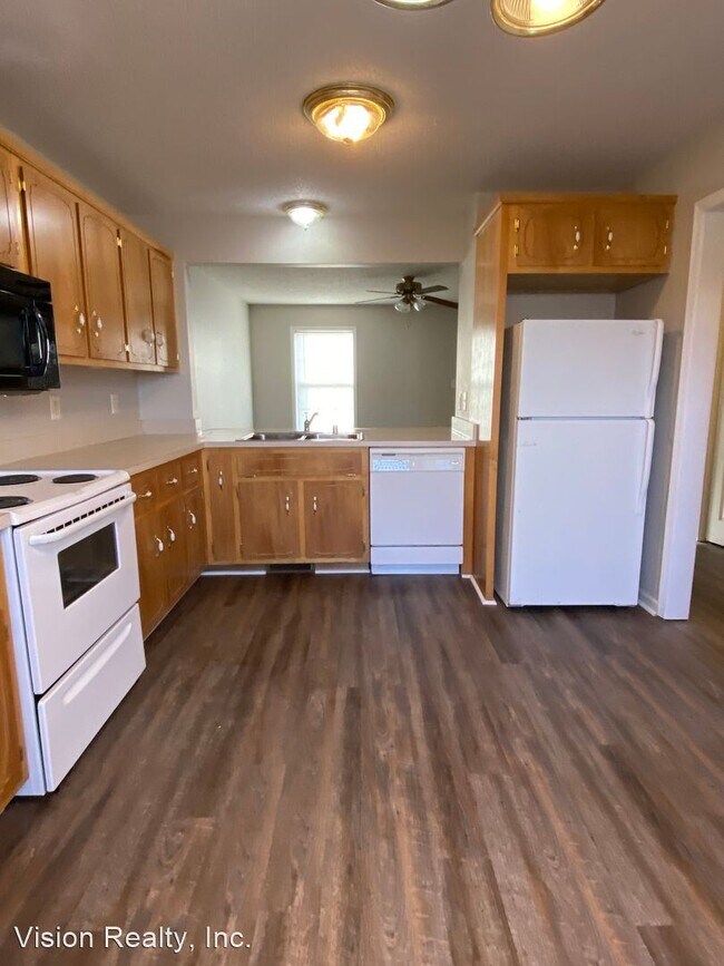Building Photo - 2 br, 1.5 bath House - 205 Tree Line Dr