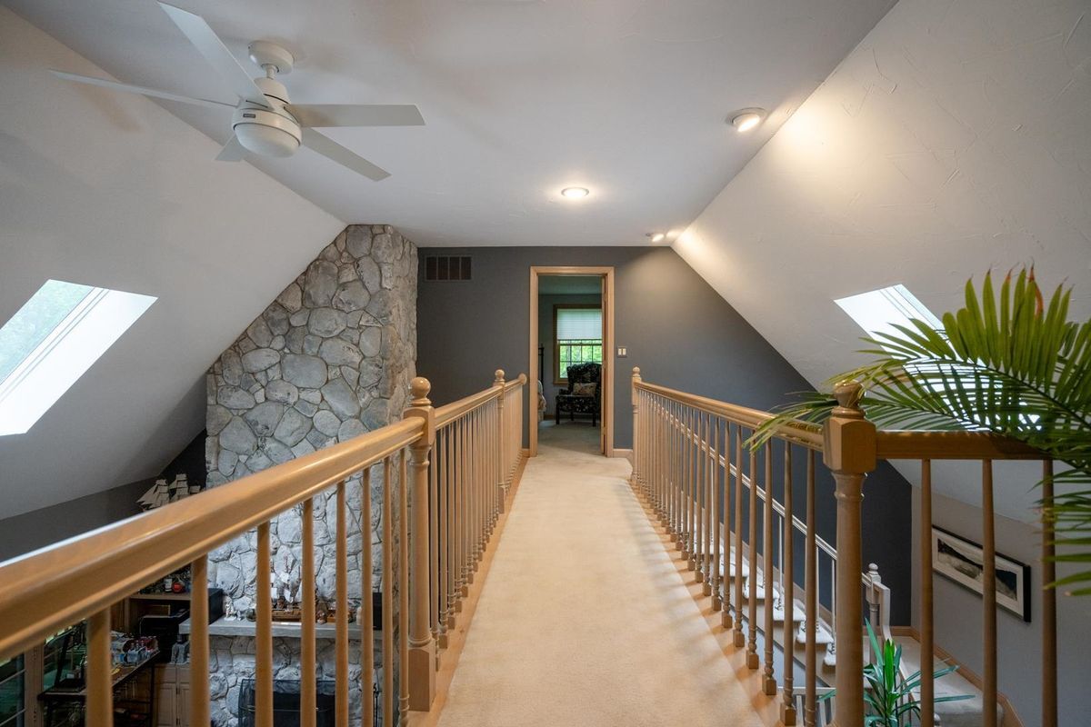 Building Photo - 39 Robertson