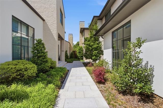 Building Photo - 9855 Kingsway Ave