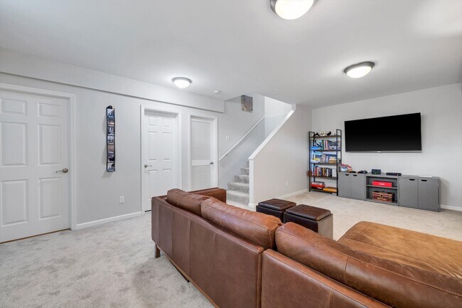 Building Photo - 8018 Presidio Ct