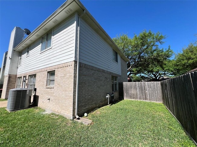 Building Photo - 8411 Tamayo Dr