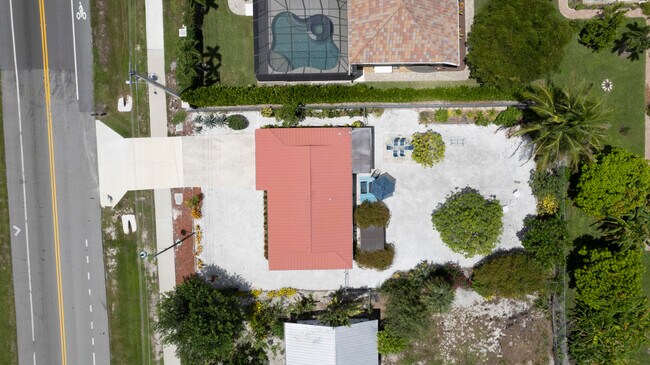 Building Photo - 2191 Thomasson Dr