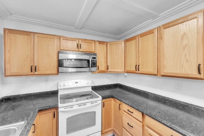 Building Photo - Beautifully Maintained 3BR/1BA Residence N...