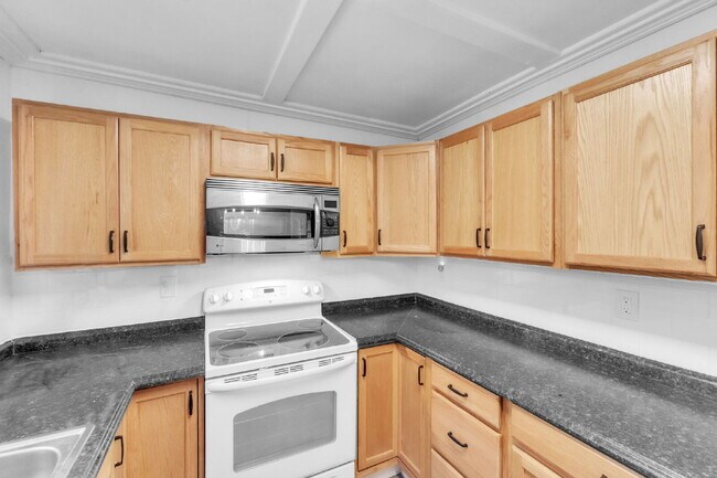 Building Photo - Beautifully Maintained 3BR/1BA Residence Near Downtown Spartanburg