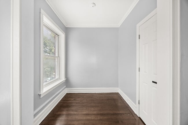Building Photo - 7110 S Eberhart Ave