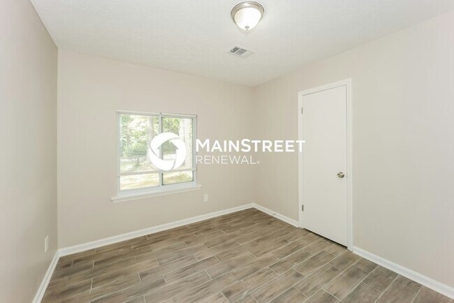 Building Photo - 3 Bedroom Pet-Friendly Home in Riverdale, GA with Main Street Renewal