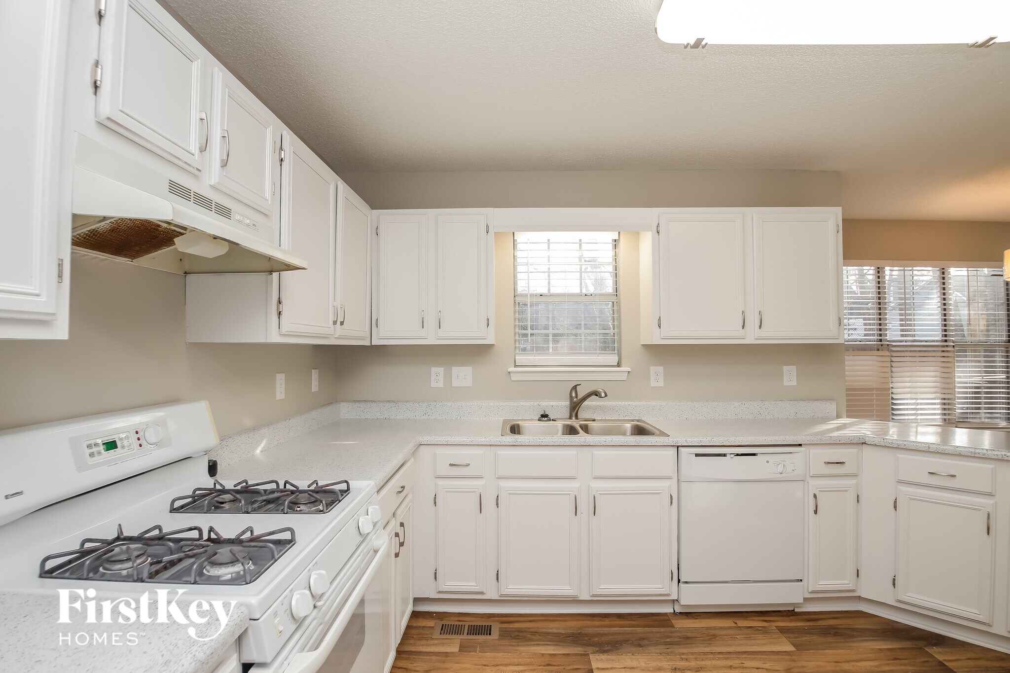 Building Photo - 1404 Chapel Hill Ln SW