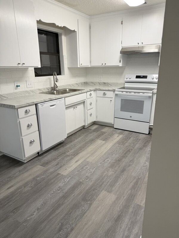 Building Photo - 273 Norman Dr