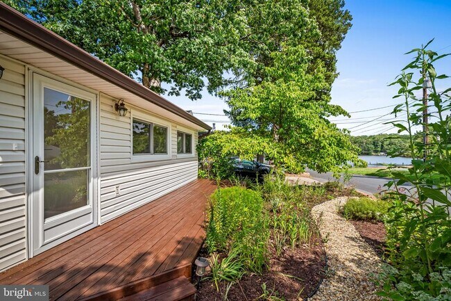 Building Photo - 530 Highland Dr
