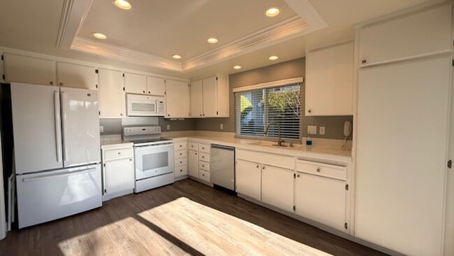 Building Photo - Gorgeous 2BD/2BA, Single-Story TH in Crow Canyon Country Club, Danville- Available NOW!