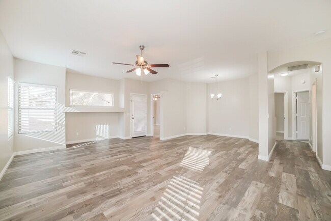 Building Photo - 10240 W Chipman Rd