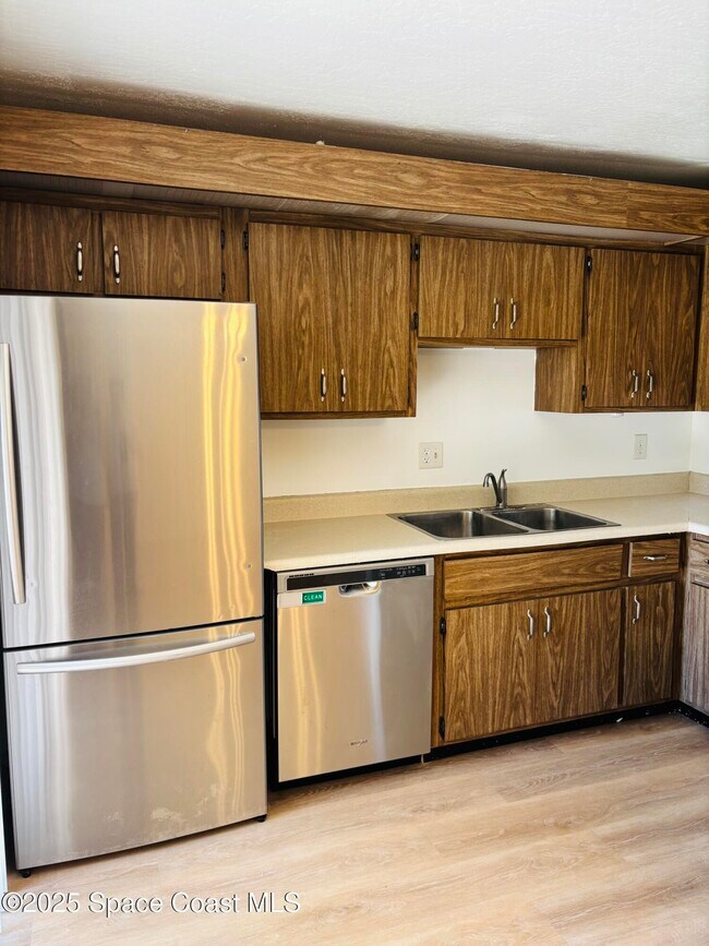 Building Photo - 3915 Vista Oaks Cir NE