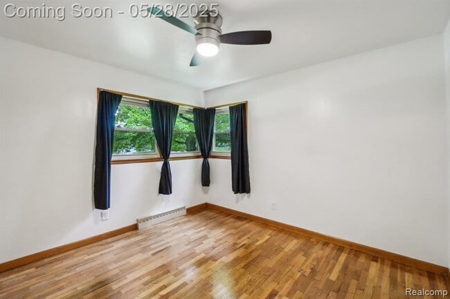 Building Photo - 3005 S Hickory Ridge Rd