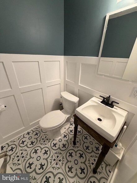 Building Photo - 7000 Old Cabin Ln