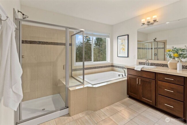 Building Photo - Immaculate Home in the Heart of High Point...