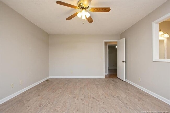 Building Photo - 7462 Fairpoint Rd
