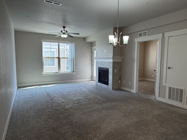 Building Photo - 4642 Hahns Peak Dr