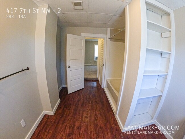 Building Photo - 417 7th St NW