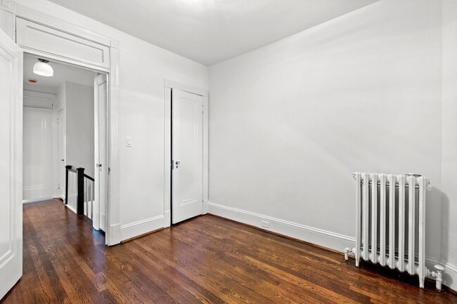 Building Photo - 2814 Bellevue Terrace NW