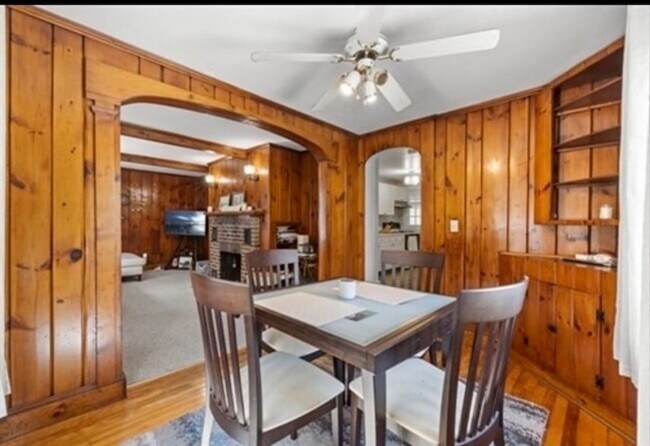 Building Photo - 435 Walpole St