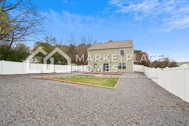 Building Photo - 1623 Sliger St