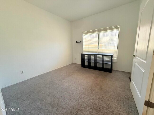 Building Photo - 11666 N 28th Dr