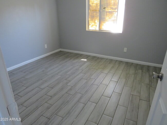 Building Photo - 2726 E Tierra Buena Ln