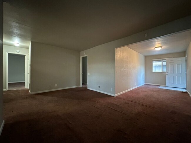Building Photo - Chisholm Ct._26596
