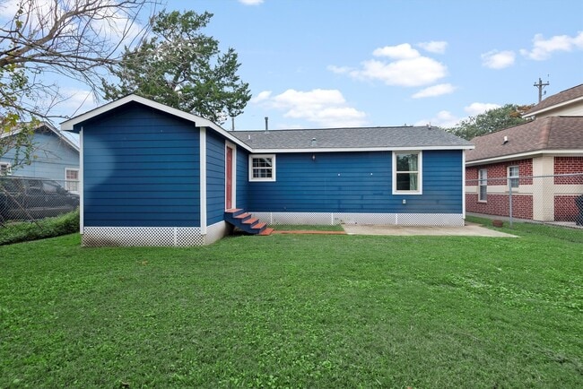 Building Photo - 3914 Cetti St