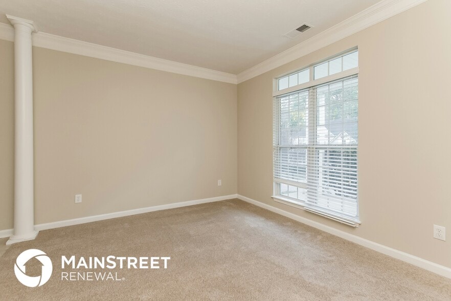 Building Photo - 827 Shadow Lake Dr