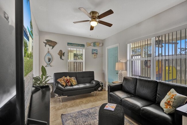 Building Photo - 1417 N Andrews Ave