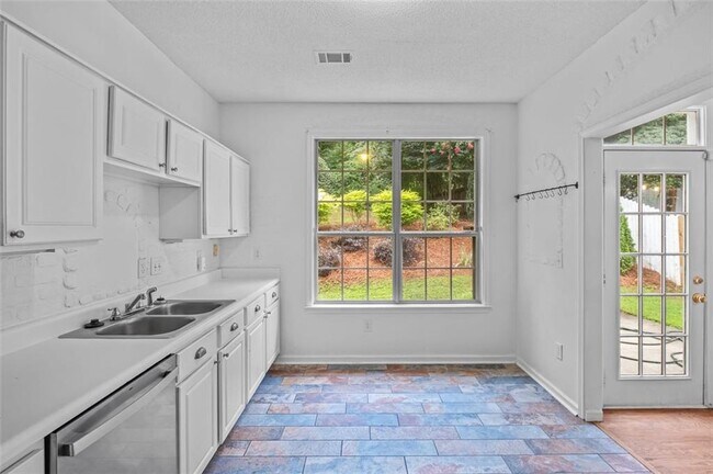 Building Photo - 1163 Rhyne Chase