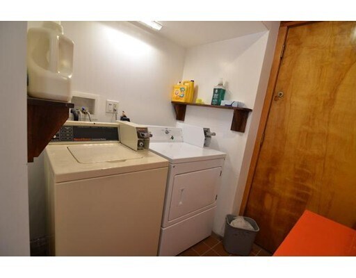 Building Photo - 105 W 4th St