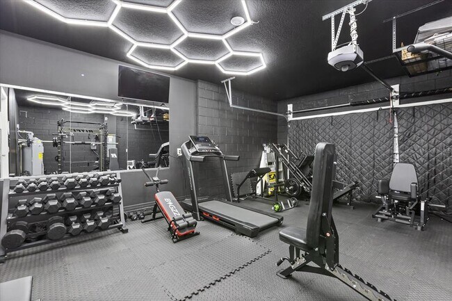 Building Photo - 375 Pink Ibis Bnd