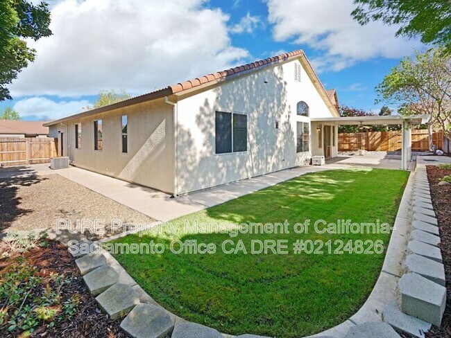 Building Photo - 1732 Bamboo St
