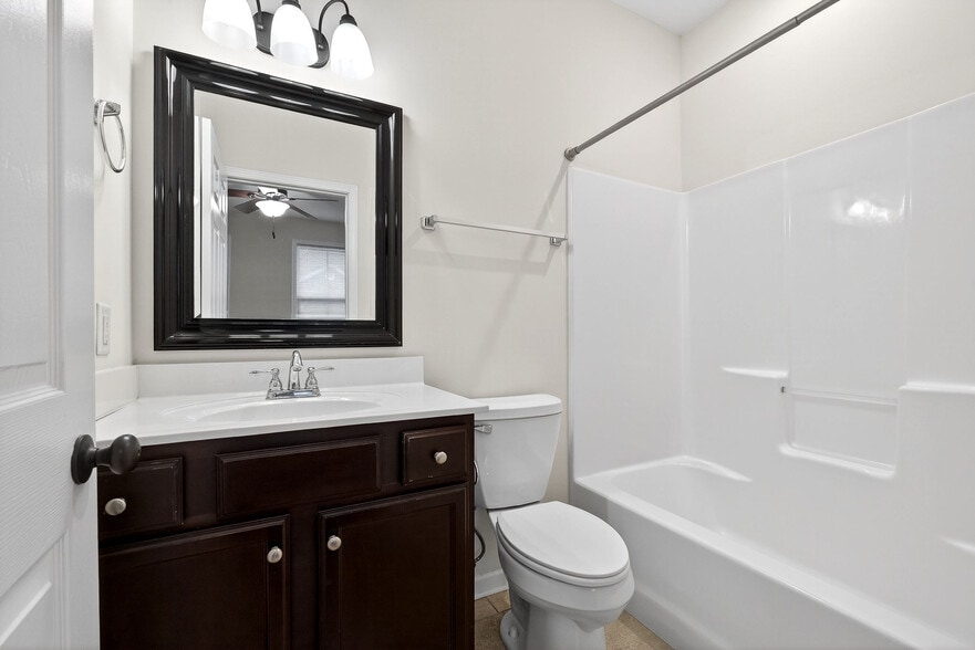 Building Photo - 117 Charlotte Dr