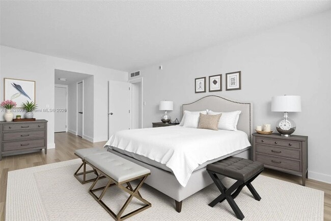 Building Photo - 18081 Biscayne Blvd