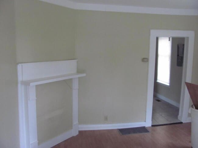 Building Photo - 1402 Harrison Ave