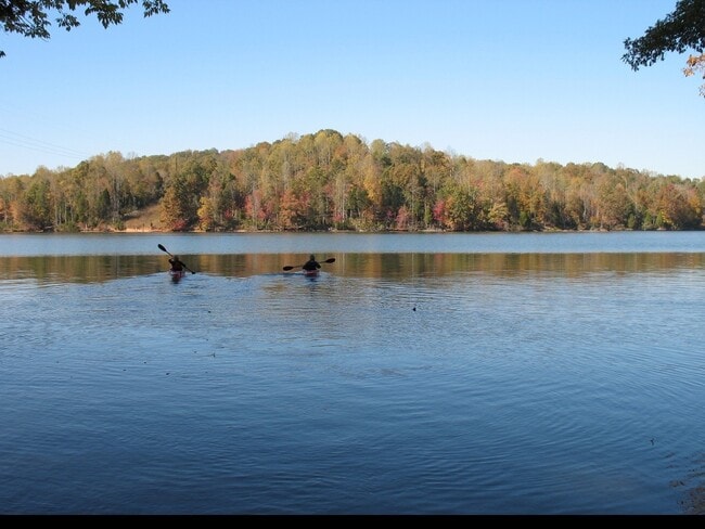 Building Photo - 3BR/3BA View of Melton Hill Lake in private community