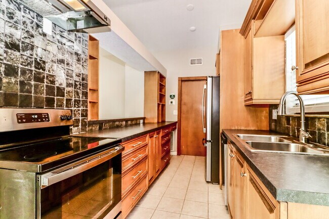 Building Photo - 12219 Hidden Brook Dr