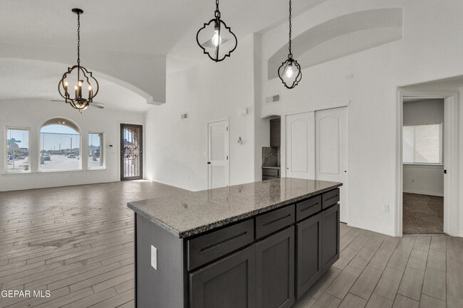 Building Photo - 2420 Tierra Delmonte Dr